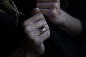 Arrow Onyx Gold Ring