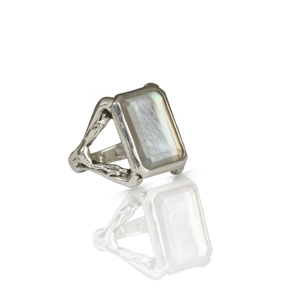 Reine Mother Of Pearl Ring