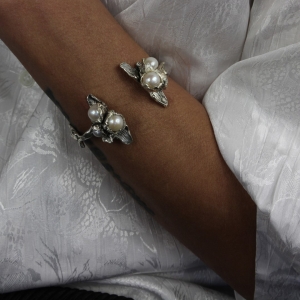 Corallium Silver Cuff Pearls Bracelet